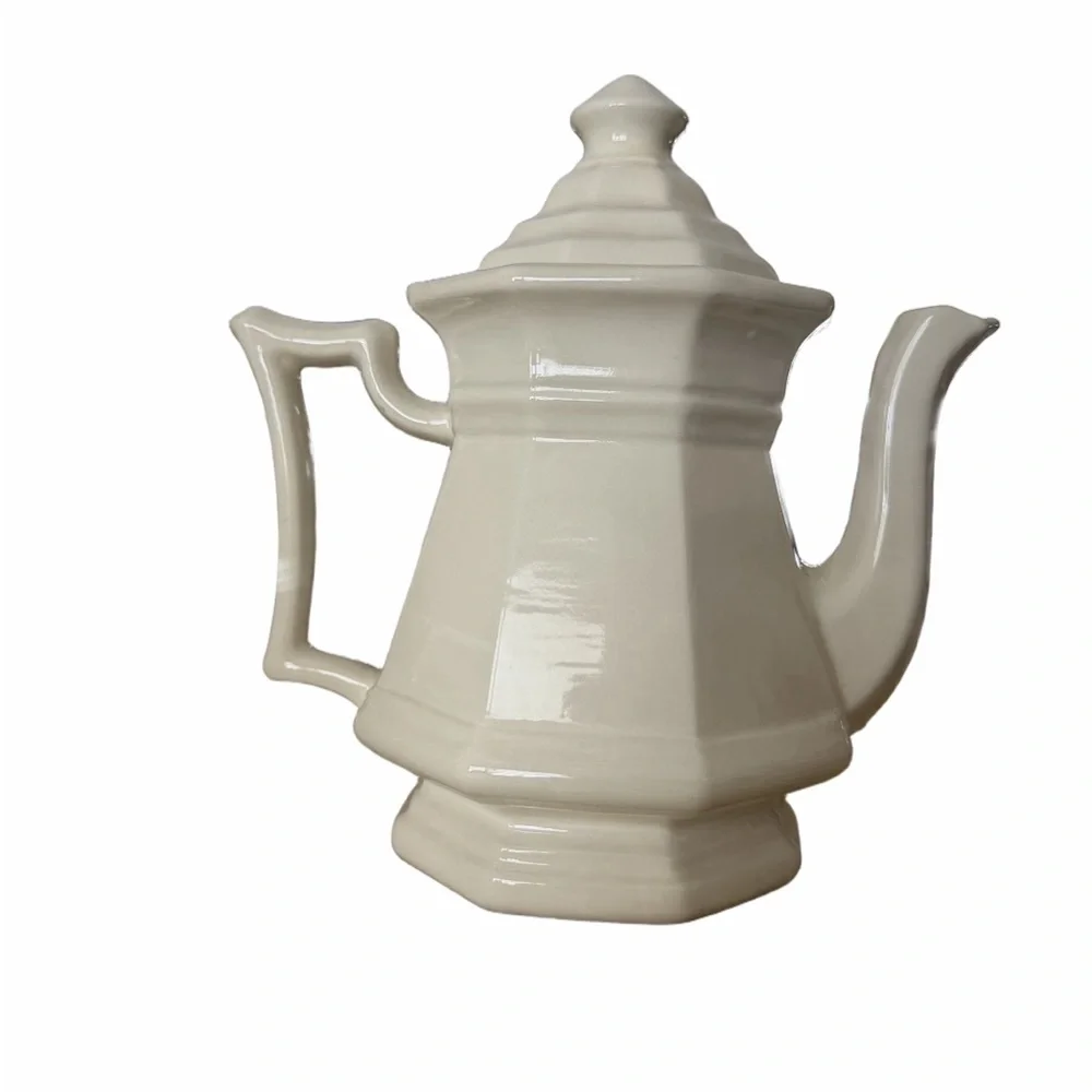 Vintage Style Ivory Ceramic Coffee Pot / Teapot – Unbranded